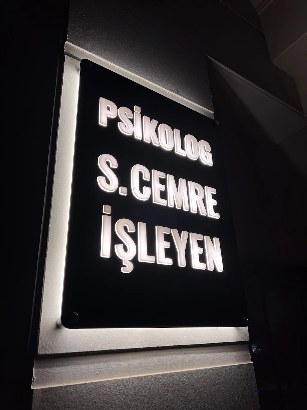 Psikolog Cemre İşleyen — Psikologlar, Merkez · fotoğraf 1