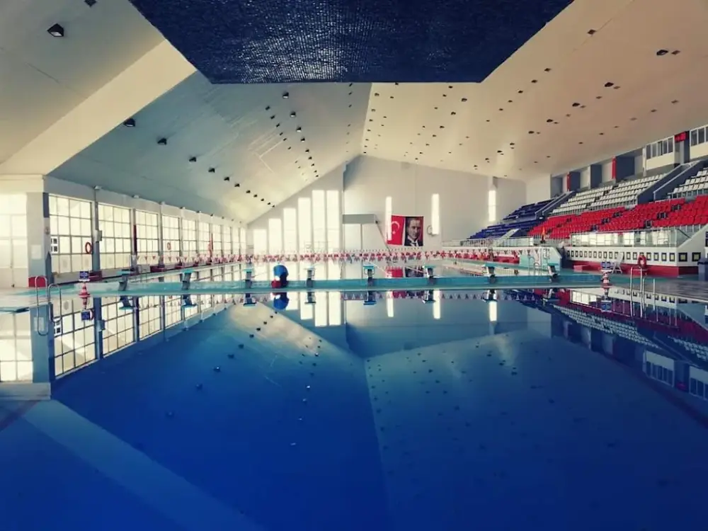 Ondokuzmayıs Üniversitesi Olimpik Yüzme Havuzu — Yüzme Havuzları, Atakum · fotoğraf 2