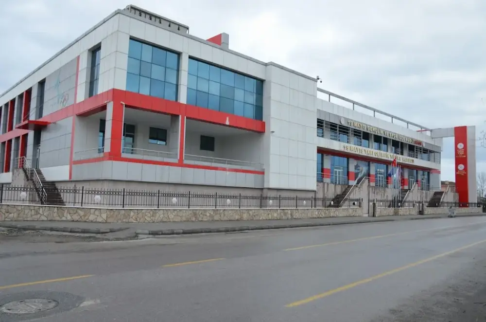 19 Mayıs Yarı Olimpik Yüzme Havuzu — Yüzme Havuzları, Ondokuzmayıs · fotoğraf 3