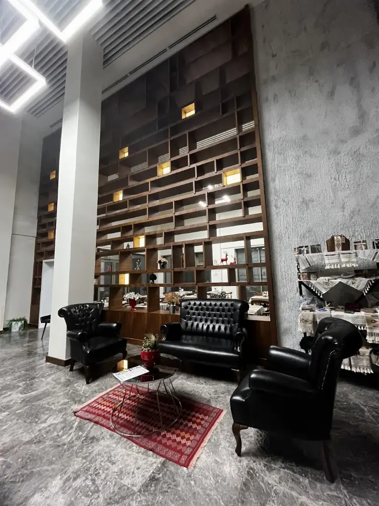 Belediye Kadınlar Hamamı ve Havuzu — Yüzme Havuzları, İlkadım · fotoğraf 4