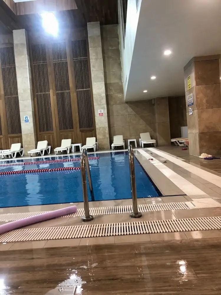 Belediye Hamamı Yüzme Havuzu Fitnes — Yüzme Havuzları, İlkadım · fotoğraf 3