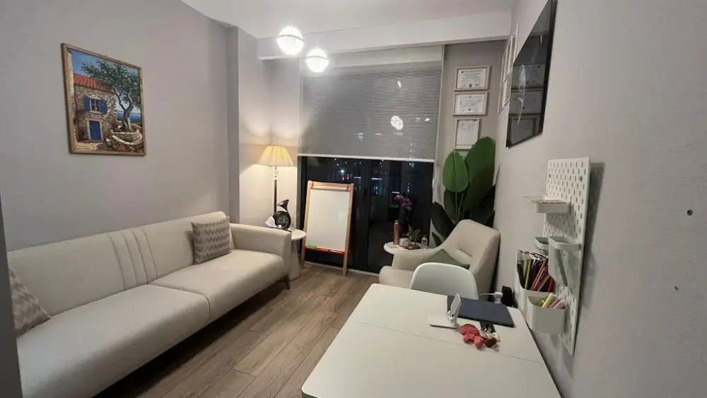Klinik Psikolog Ela Nur Öksüzer Arifoğlu (Yetişkin, Çocuk ve Ergen) — Psikologlar, Yenimahalle · fotoğraf 3