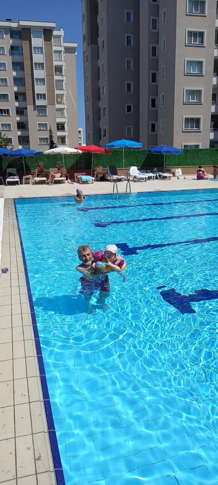duruşehir sitesi havuzu — Yüzme Havuzları, İlkadım · fotoğraf 1