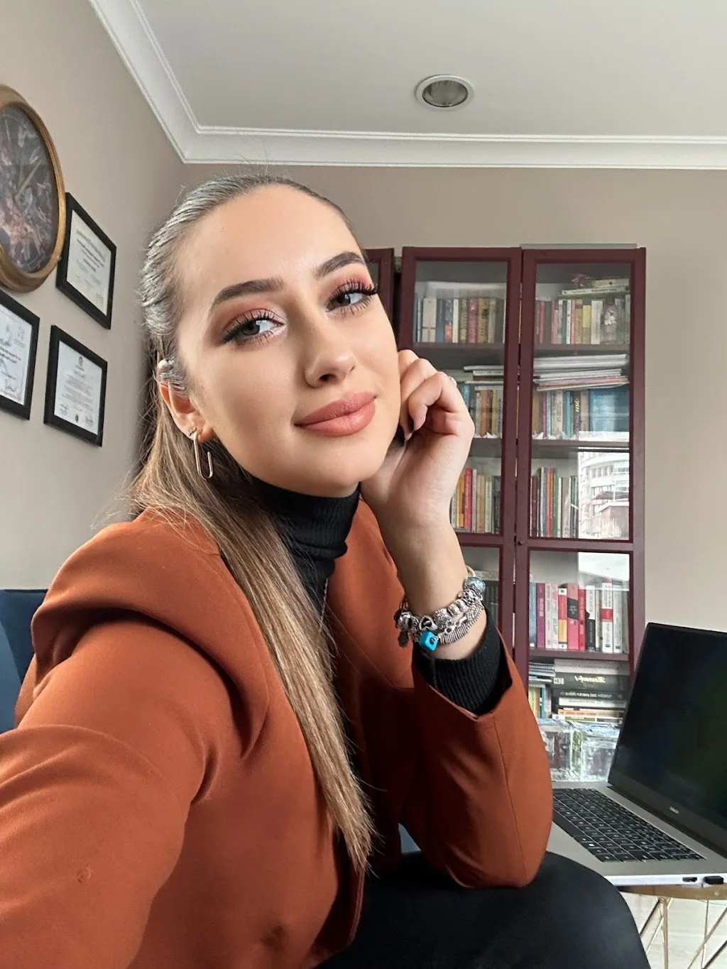Klinik Psikolog Berfu Tuğrul | Oyun Terapisti | Ankara Psikolog | Çift Terapisti | Pedagog | Çayyolu Psikolog — Psikologlar, Çankaya · fotoğraf 1