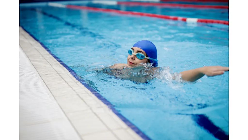 Elit Su Sporları Spor Kulübü — Yüzme Havuzları, Atakum · fotoğraf 1