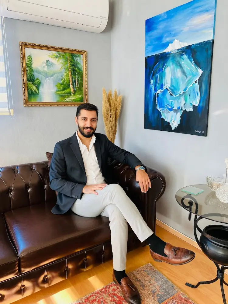 Psikolog Hasan Cemre Aslıhak — Psikologlar, Muratpaşa · fotoğraf 3