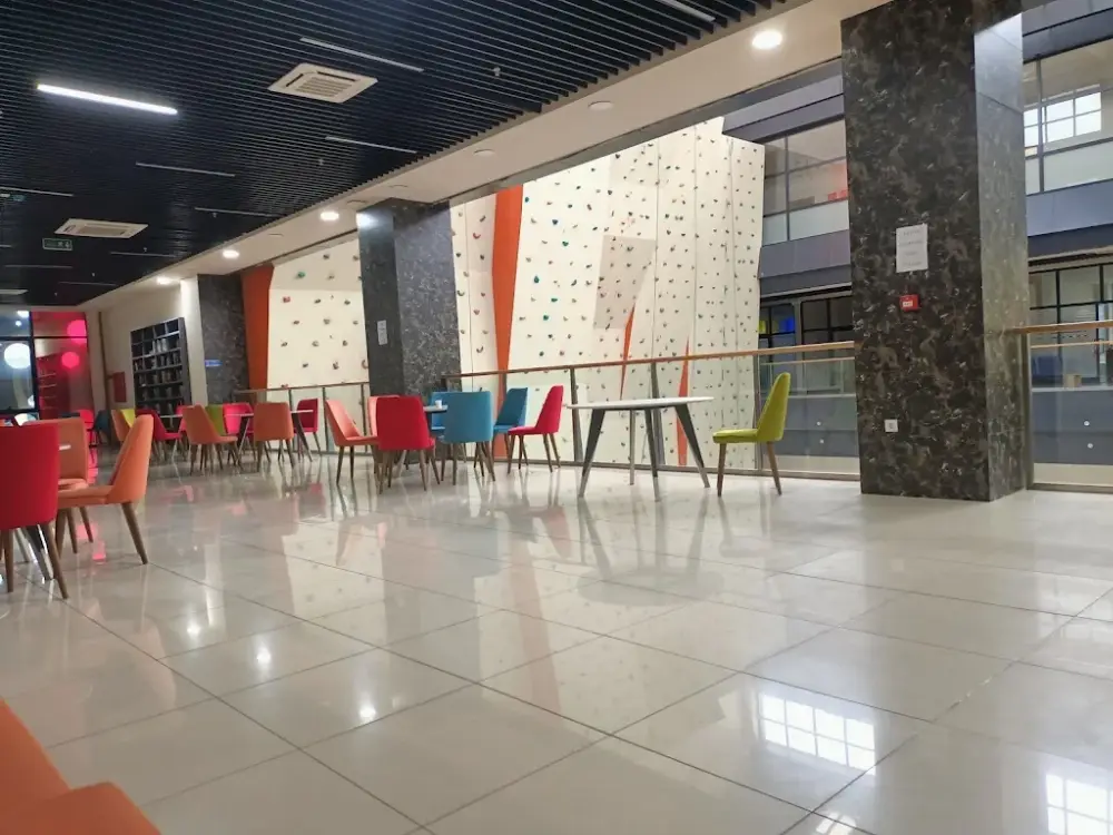 GSB ERENLER GENÇLİK MERKEZİ — Yüzme Havuzları, Erenler · fotoğraf 2