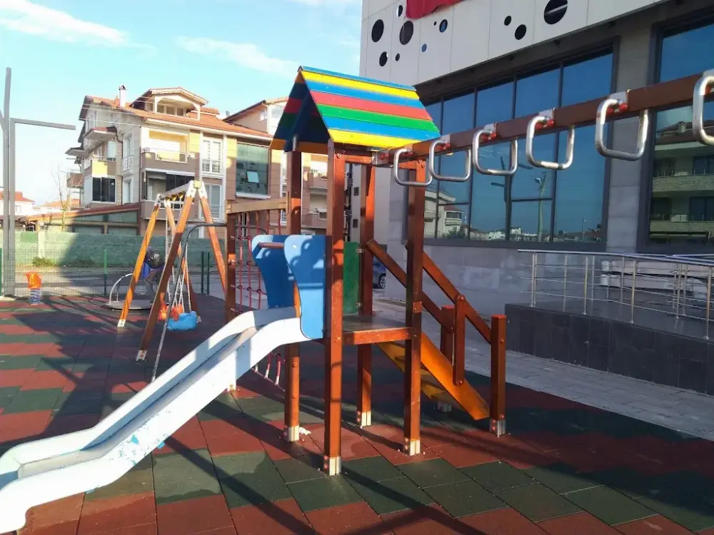 GSB ERENLER GENÇLİK MERKEZİ — Yüzme Havuzları, Erenler · fotoğraf 5
