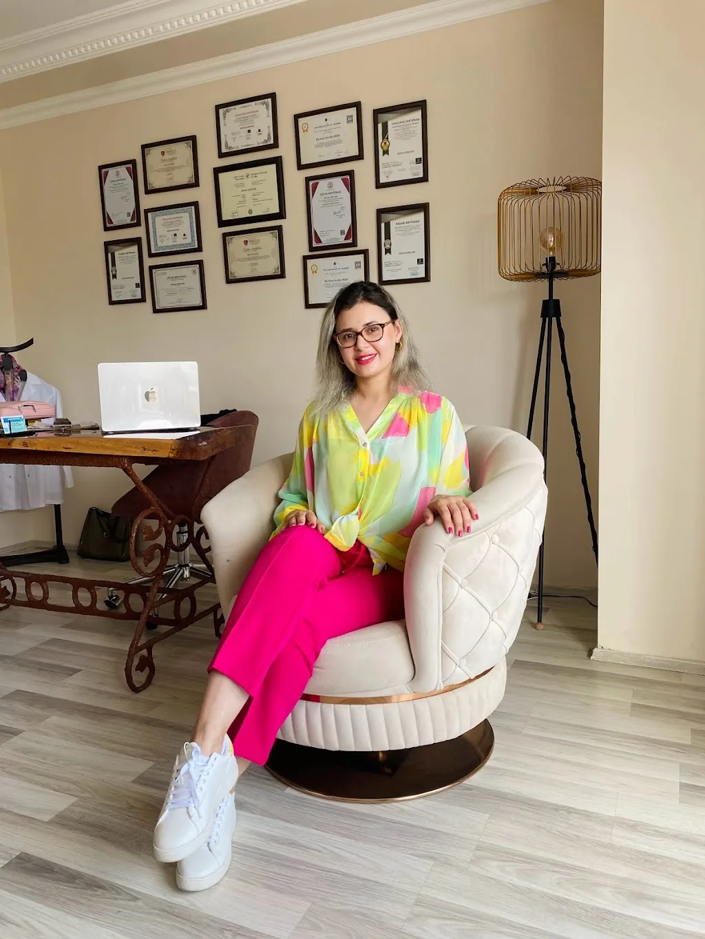 Kumluca Psikolog - Empati Danışmanlık Merkezi- Feride Eren Engin — Psikologlar, Kumluca · fotoğraf 1