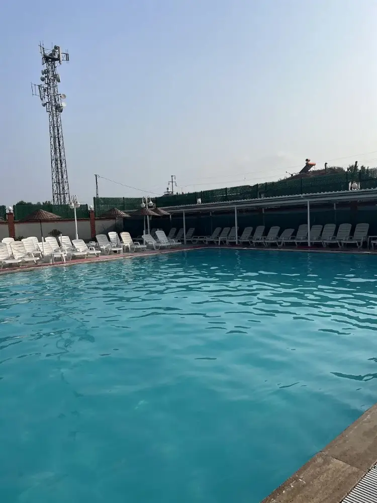 irza lion aqua park — Yüzme Havuzları, Adapazarı · fotoğraf 2