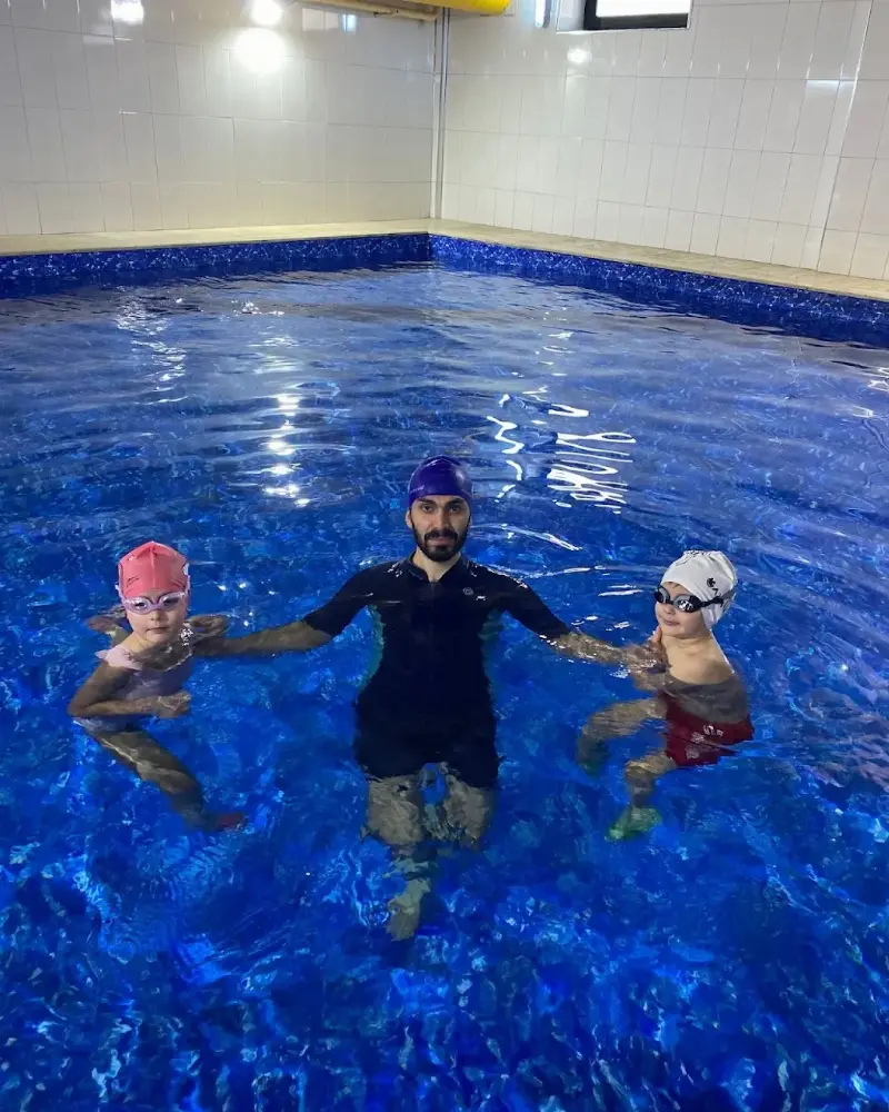 Sakarya Yüzme Havuzu Umut Hoca Yüzme Kursu — Yüzme Havuzları, Adapazarı · fotoğraf 2
