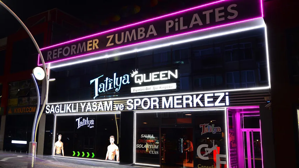 Tatilya Queen Bayanlara Özel Spor Kompleksi — Yüzme Havuzları · fotoğraf 1