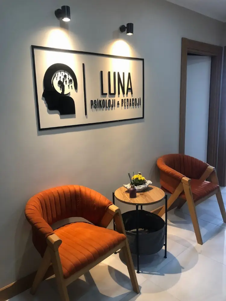 Uzm. Klinik Psikolog Sefa Mert Öztekin - Luna Psikoloji - Manavgat Psikolog — Psikologlar, Manavgat · fotoğraf 3