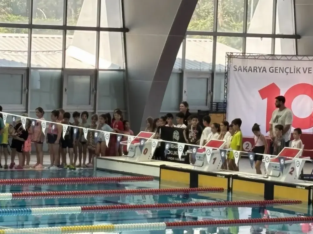 Nehrin Çocukları Spor Kulübü — Yüzme Havuzları, Adapazarı · fotoğraf 5