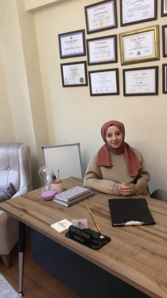 Psikolog Esra Delioğlu Yıldırım — Psikologlar, Merkez · fotoğraf 3