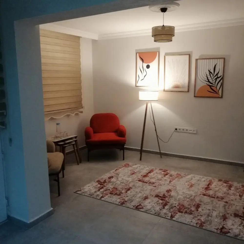 Gülerterapi Psikolojik Danışmanlık Merkezi — Psikologlar, Kemalpaşa · fotoğraf 2