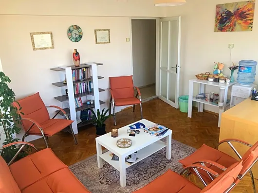 Uzm. Psk. Ezgi Avkan Bilgiç — Psikologlar, Efeler · fotoğraf 1