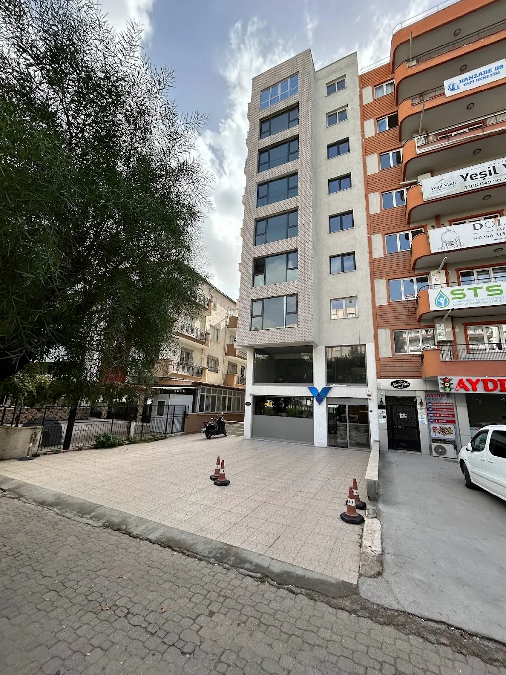 Uzm.Dr. Barış Yiğit — Psikologlar, Efeler · fotoğraf 1