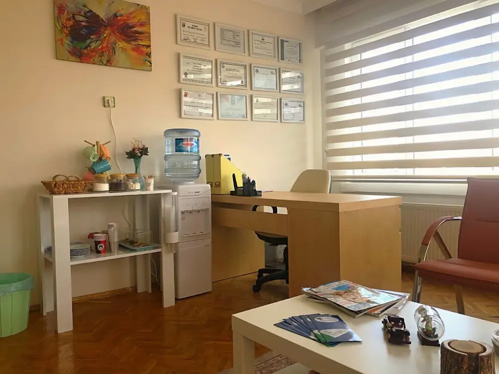 Bilinç Psikolojik Hizmetler ve Psikoterapi Merkezi — Psikologlar, Efeler · fotoğraf 4