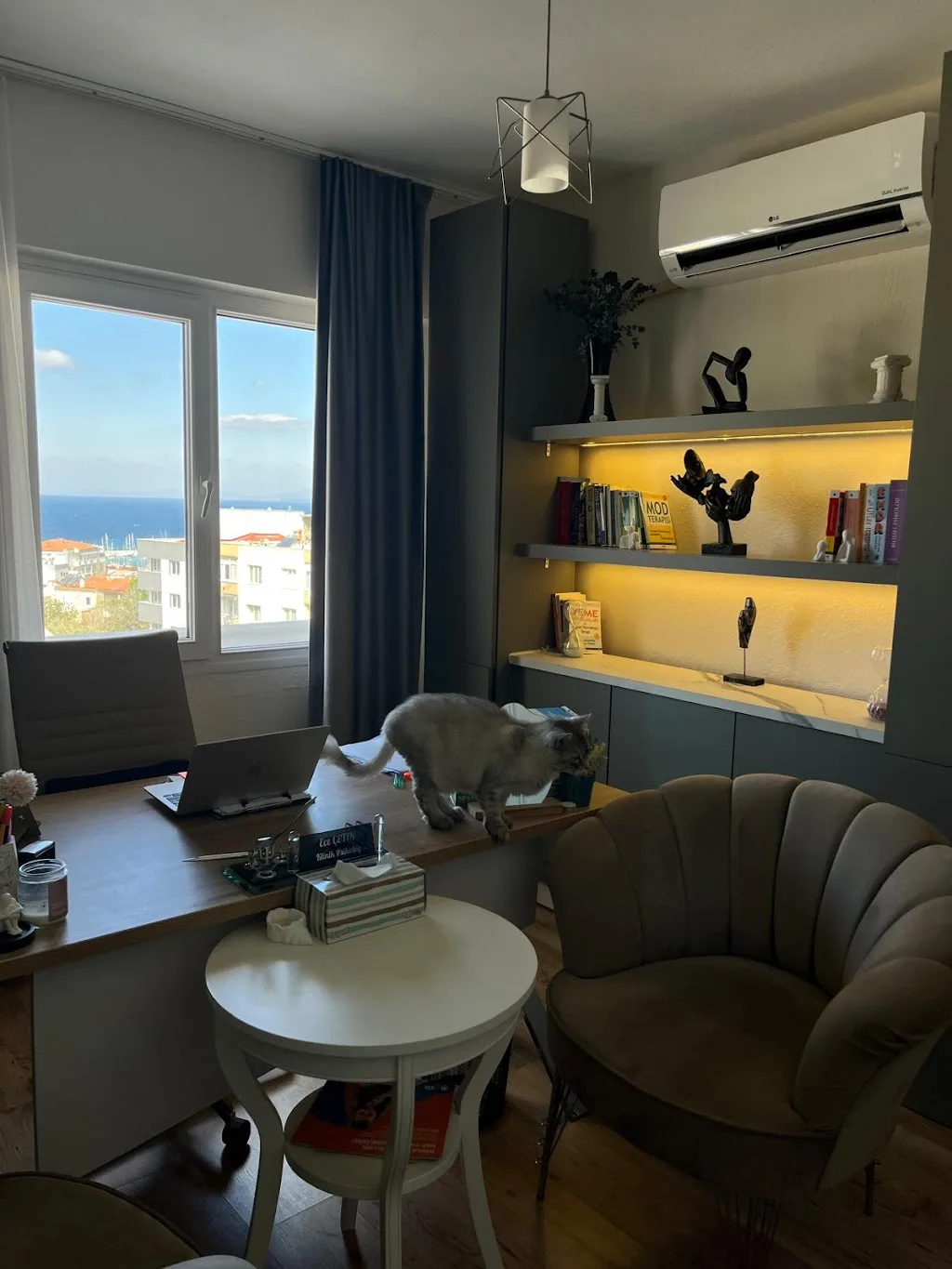 Kuşadası Uzm. Klinik Psikolog Ece Çetin — Psikologlar, Kuşadası · fotoğraf 1