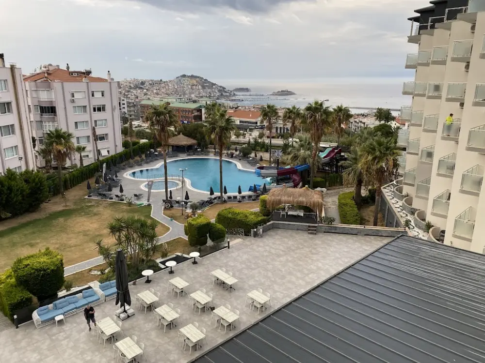 Uzm. Dr. Lara Utku İnce, Psikiyatri — Psikologlar, Kuşadası · fotoğraf 3