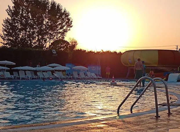 Kuzuluk Aquapark — Yüzme Havuzları, Serdivan · fotoğraf 1