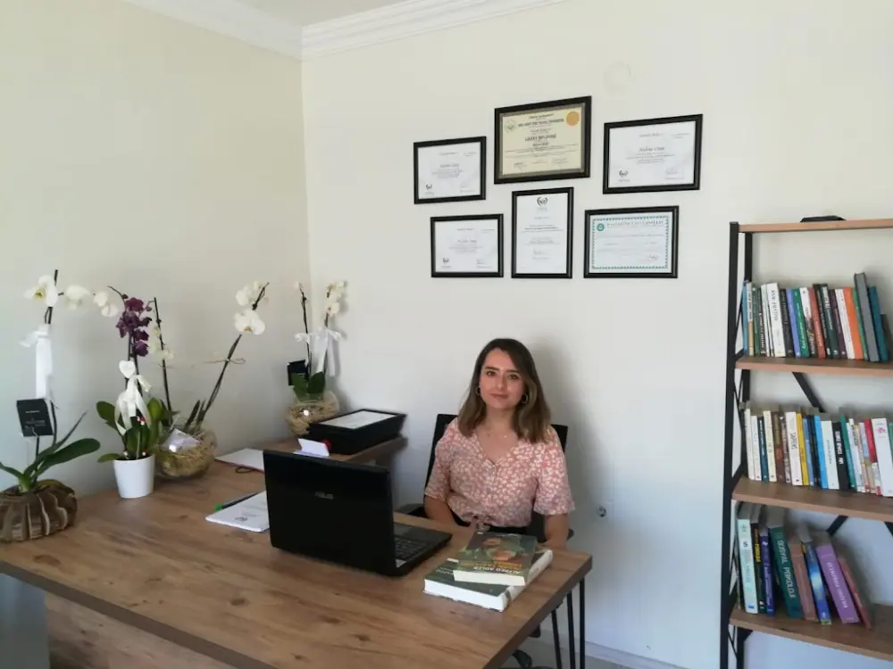 Psikolog Halime ORAN KESKİN — Psikologlar, Altıeylül · fotoğraf 4