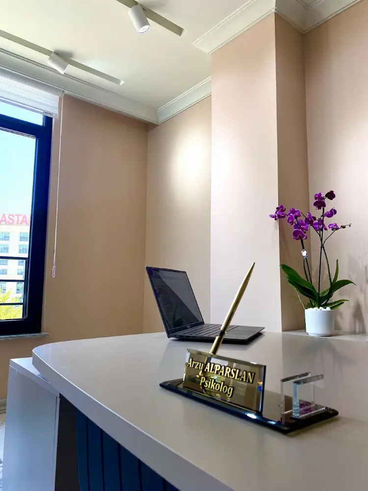 Psikolog Arzu Alparslan / ALPARSLAN PSİKOLOJİ — Psikologlar, Altıeylül · fotoğraf 3