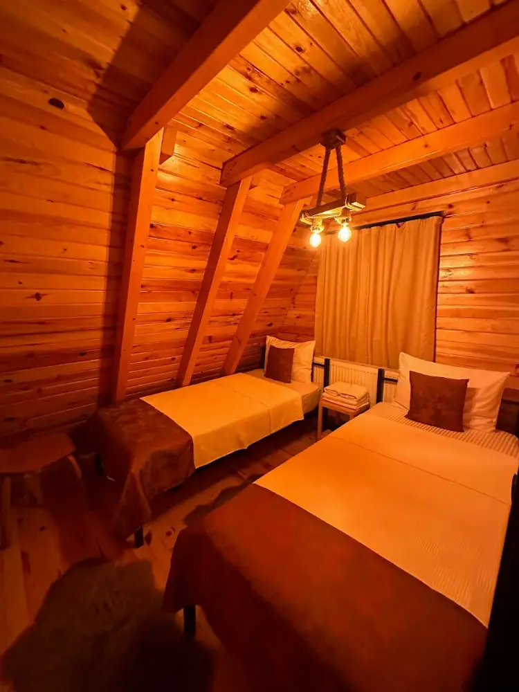 Black Wooden Bungalov — Yüzme Havuzları, Sapanca · fotoğraf 2
