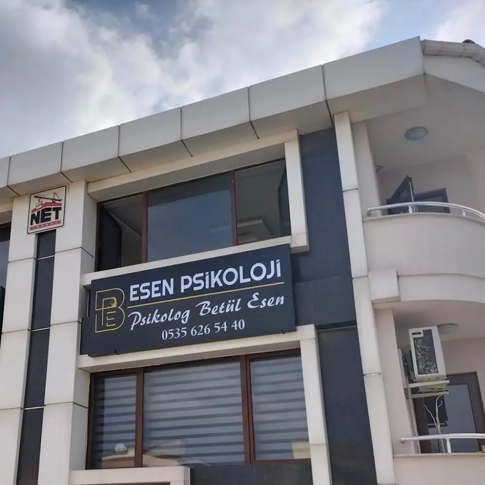 Psikolog Betül Esen — Psikologlar, Altıeylül · fotoğraf 2