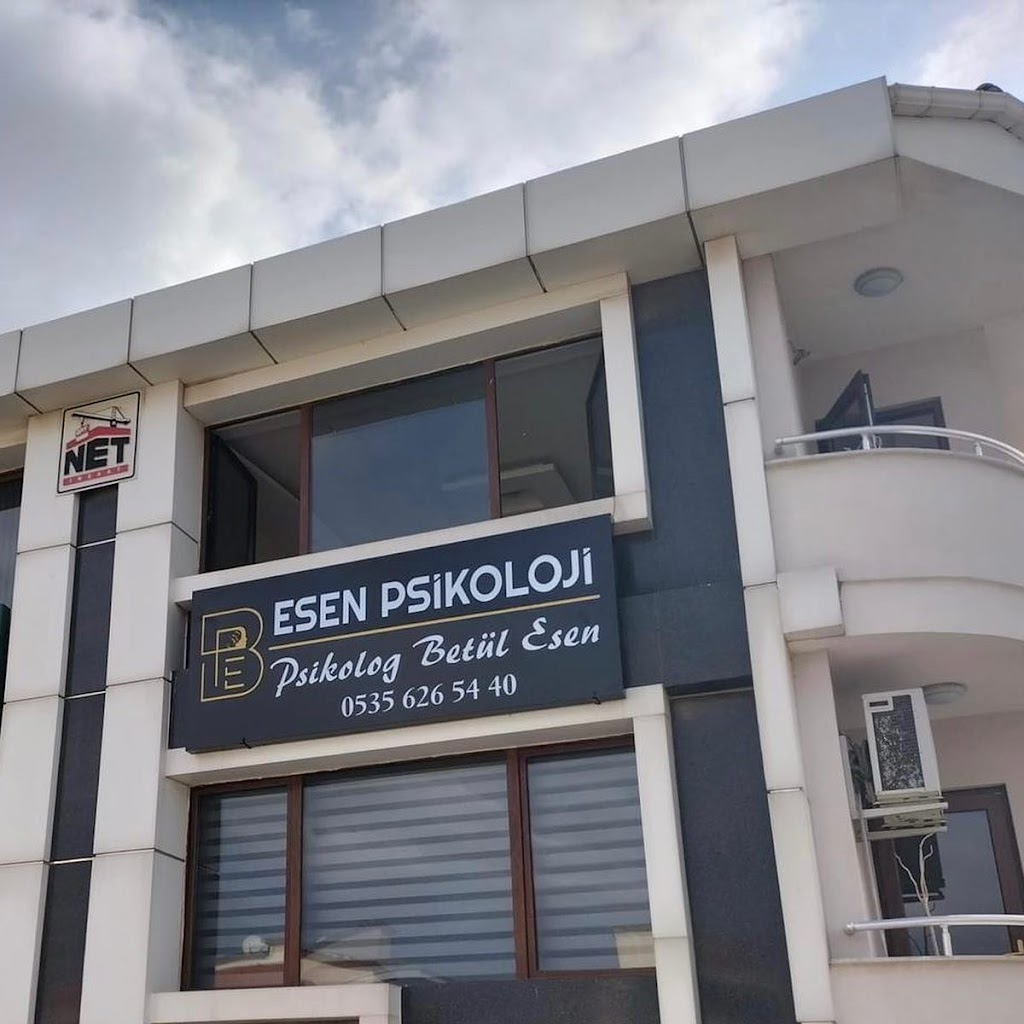 Psikolog Betül Esen