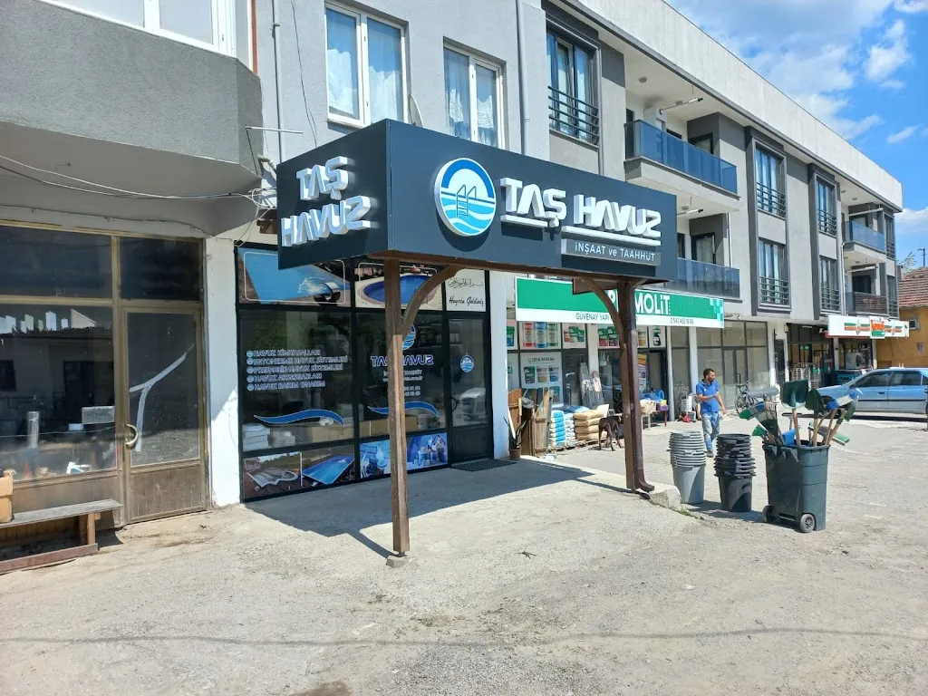 Taş havuz — Yüzme Havuzları, Sapanca · fotoğraf 1