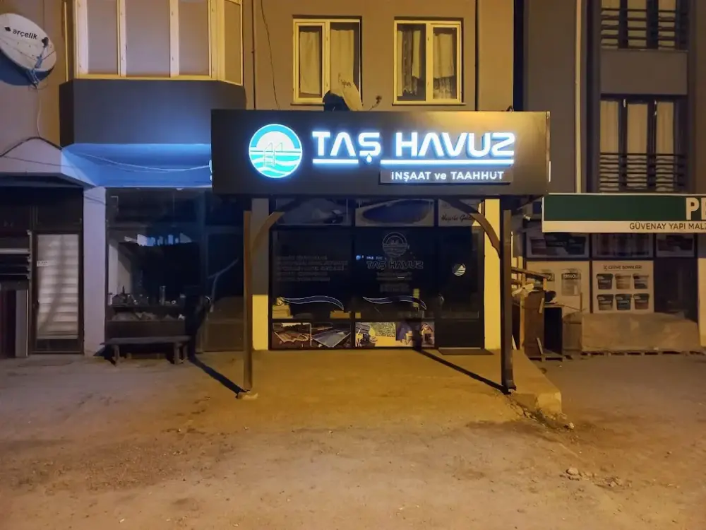 Taş havuz — Yüzme Havuzları, Sapanca · fotoğraf 3