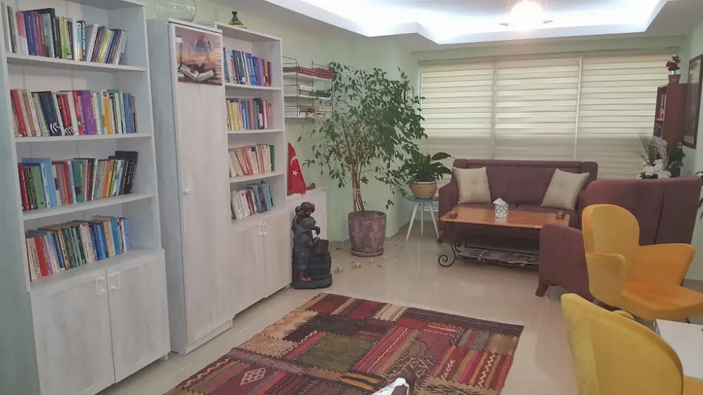 Psikolog Reyhan Tanın — Psikologlar, Burhaniye · fotoğraf 3