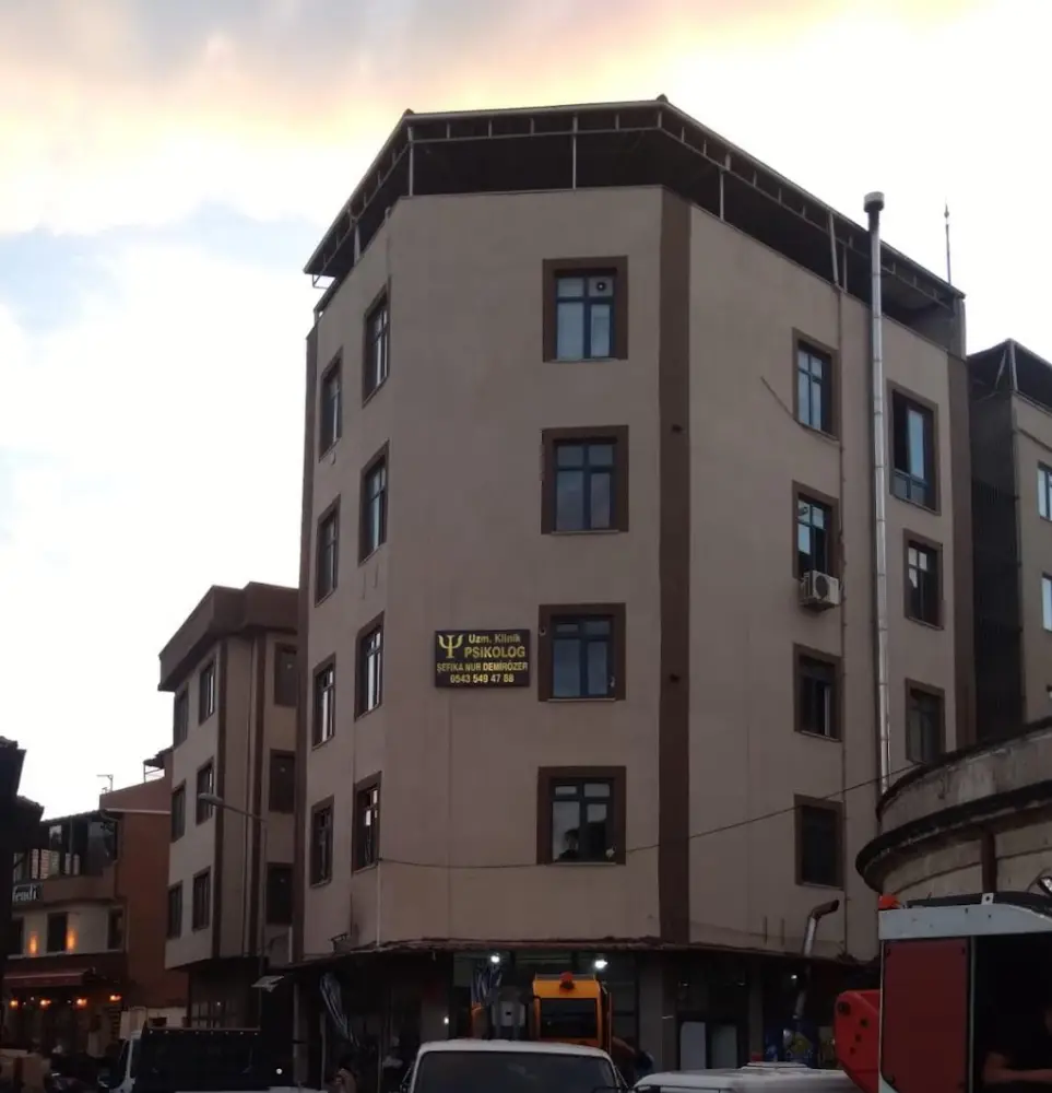 Klinik Psikolog Şefika Nur Demirözer — Psikologlar, Karesi · fotoğraf 3
