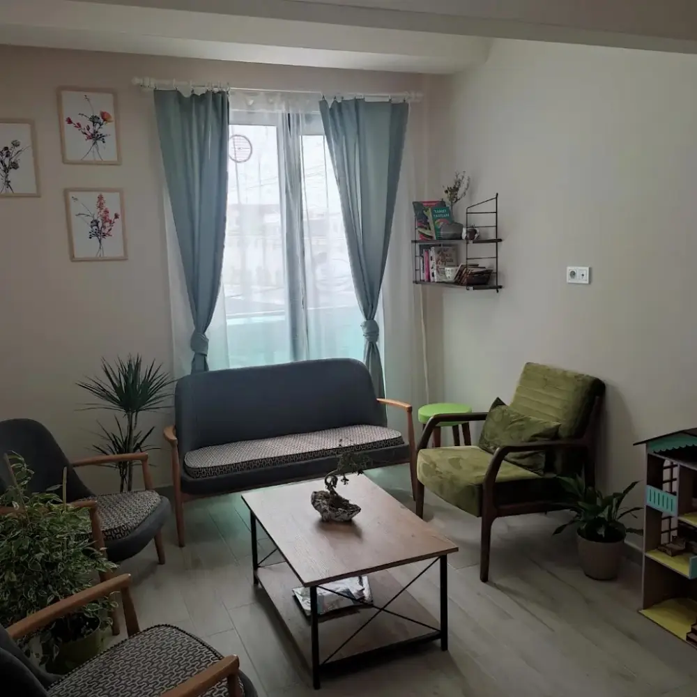 Çocuk ve Ergen Psikiyatristi & Uzm. Dr. Ayşegül Satar — Psikologlar, Altıeylül · fotoğraf 2