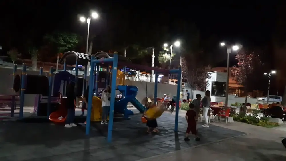 Alparslan Türkeş Parkı — Psikologlar, Savaştepe · fotoğraf 3