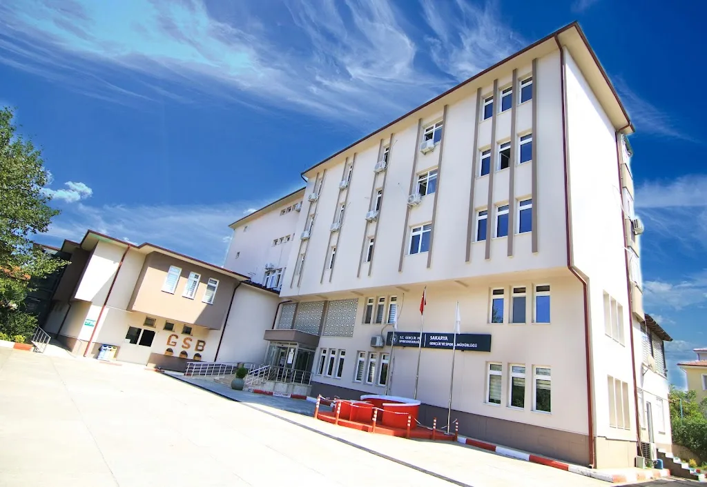 Sakarya Gençlik Ve Spor İl Müdürlüğü — Yüzme Havuzları, Serdivan · fotoğraf 1
