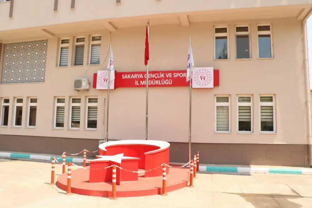 Sakarya Gençlik Ve Spor İl Müdürlüğü — Yüzme Havuzları, Serdivan · fotoğraf 5