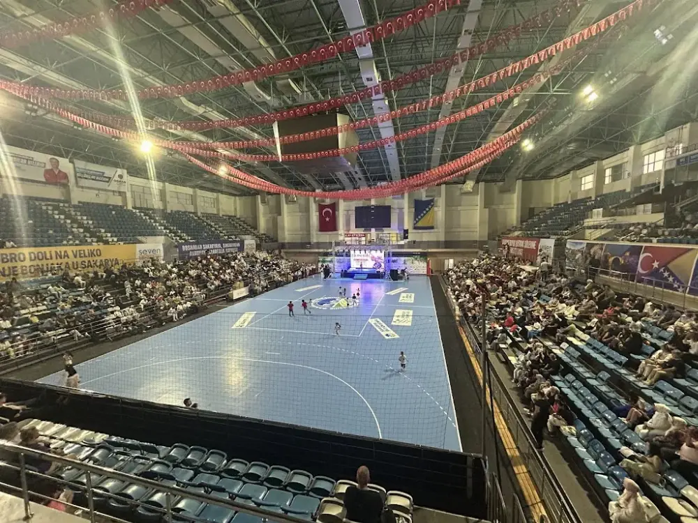Metehan Başar Spor Salonu — Yüzme Havuzları, Serdivan · fotoğraf 2
