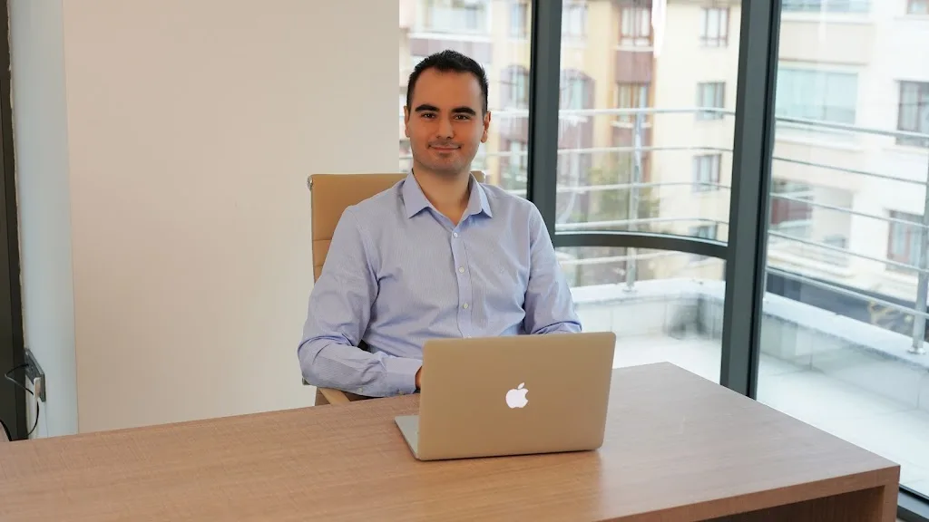Doç. Dr. Hakan Öğütlü, Çocuk ve Ergen Psikiyatrisi — Psikologlar, Yedisu · fotoğraf 1
