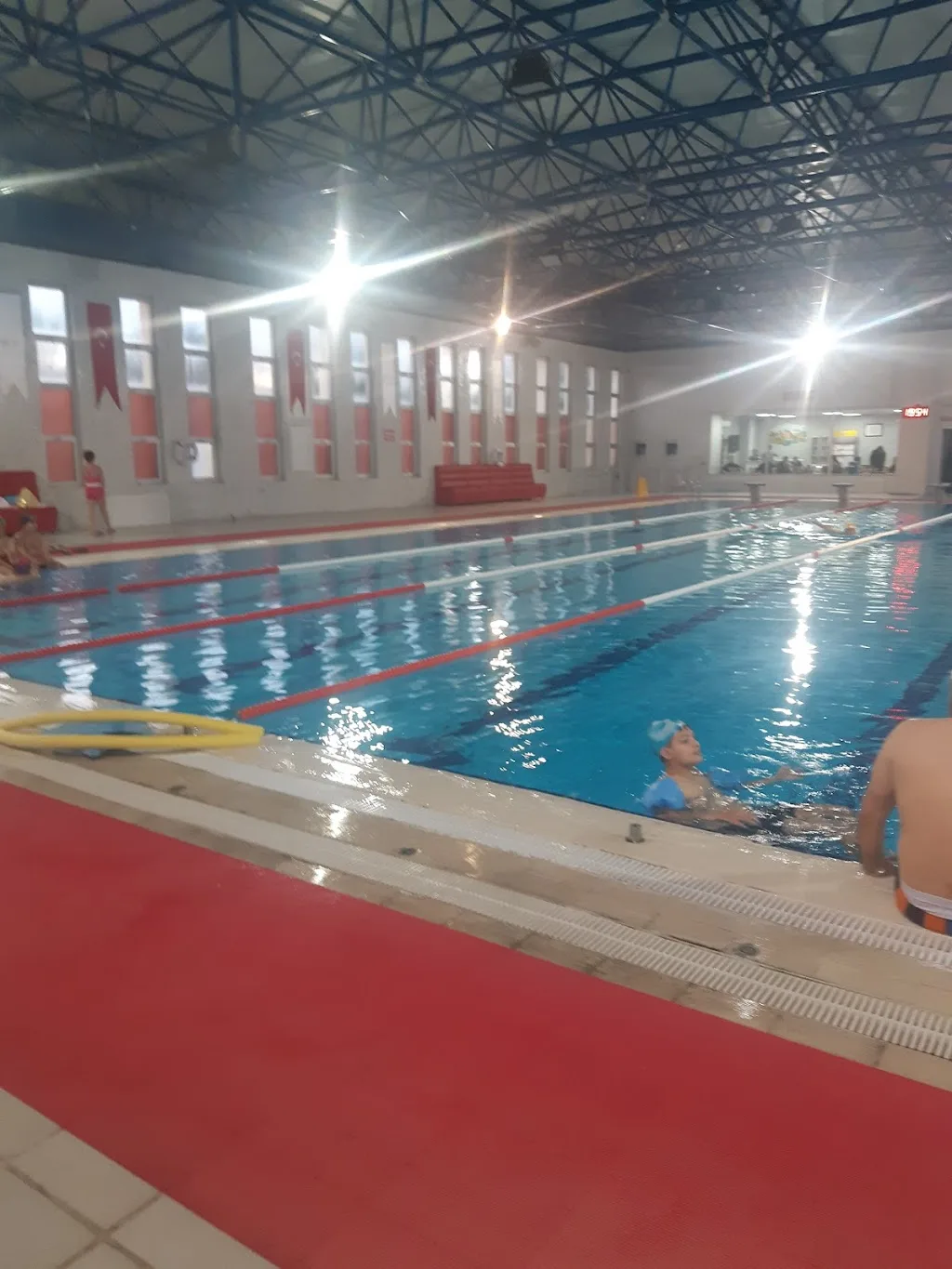 Niğde Yarı Olimpik Yüzme Havuzu — Yüzme Havuzları, Merkez · fotoğraf 1