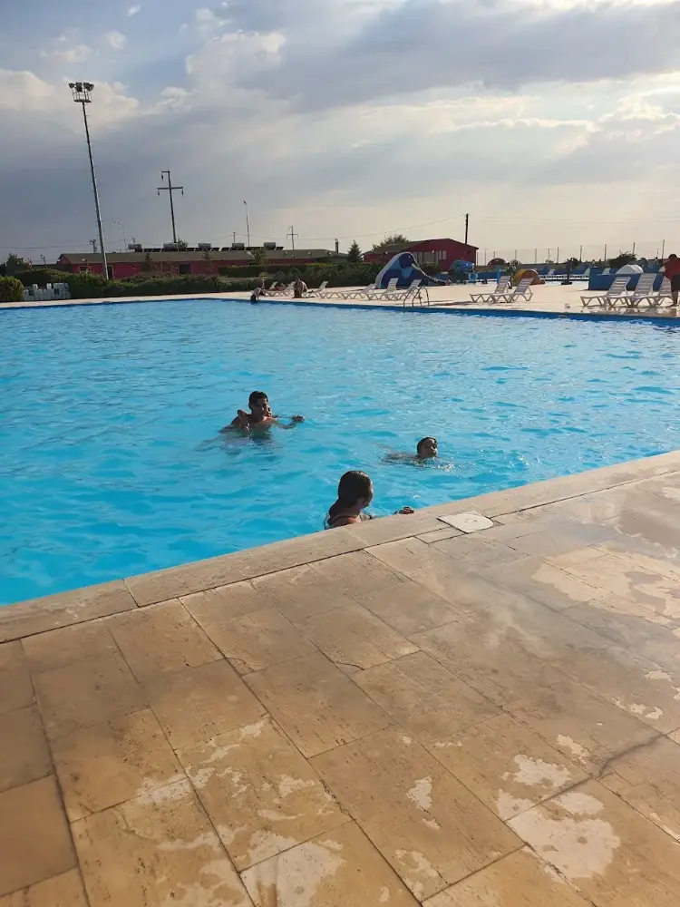NİĞLAND AQUAPARK — Yüzme Havuzları · fotoğraf 2