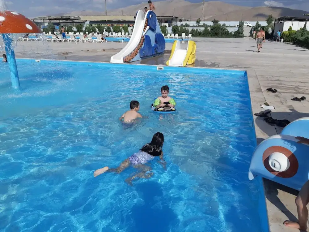 NİĞLAND AQUAPARK — Yüzme Havuzları · fotoğraf 4
