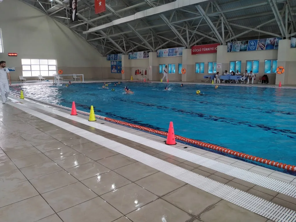 Nevşehir Gençlik Ve Spor İl Müdürlüğü Yüzme Havuzu — Yüzme Havuzları, Merkez · fotoğraf 1