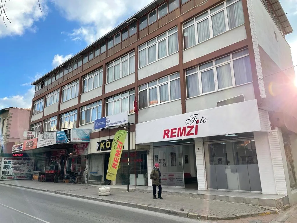 Foto Remzi Buca — Fotoğraf Stüdyoları, Buca · fotoğraf 1