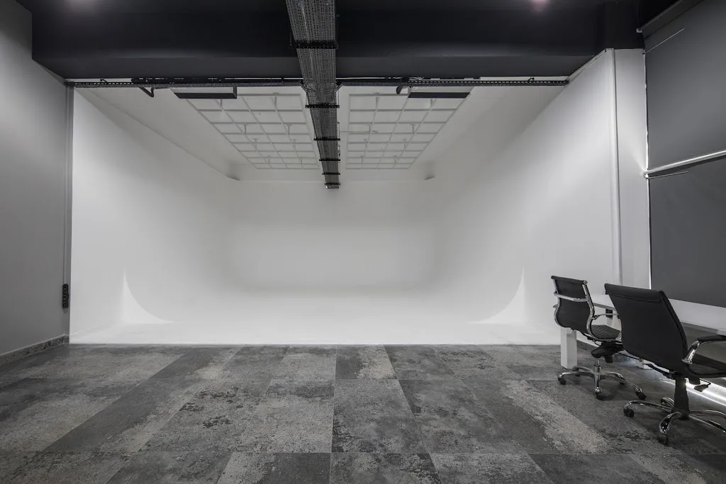StudioBlack - İzmir Fotoğraf Stüdyosu — Fotoğraf Stüdyoları, Buca · fotoğraf 1