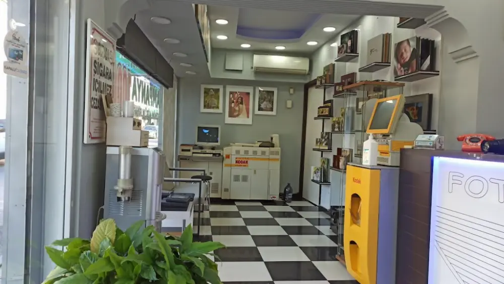 Foto Reşat — Fotoğraf Stüdyoları, Buca · fotoğraf 3