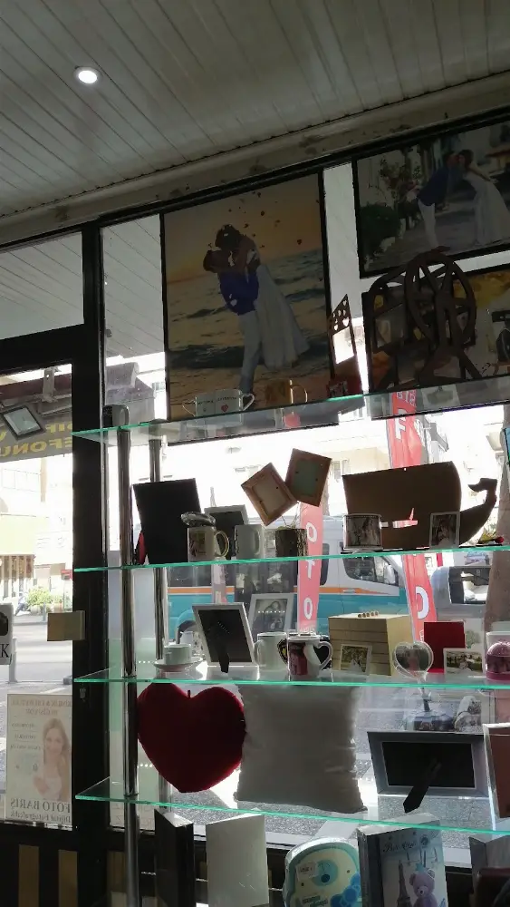 Foto Barış — Fotoğraf Stüdyoları, Buca · fotoğraf 4