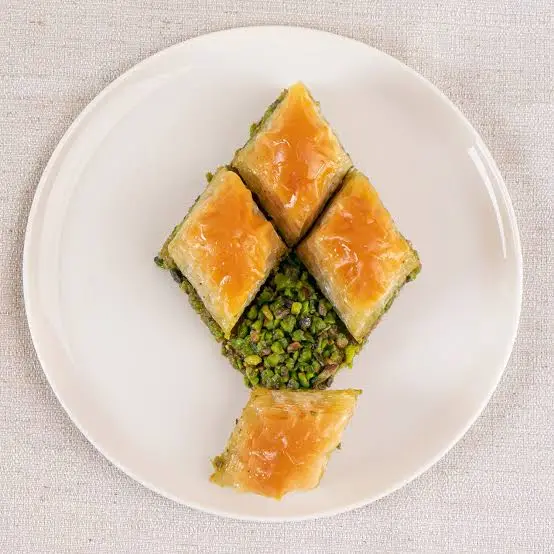 Karagöz Baklavaları — Tatlıcılar, Buca · fotoğraf 3